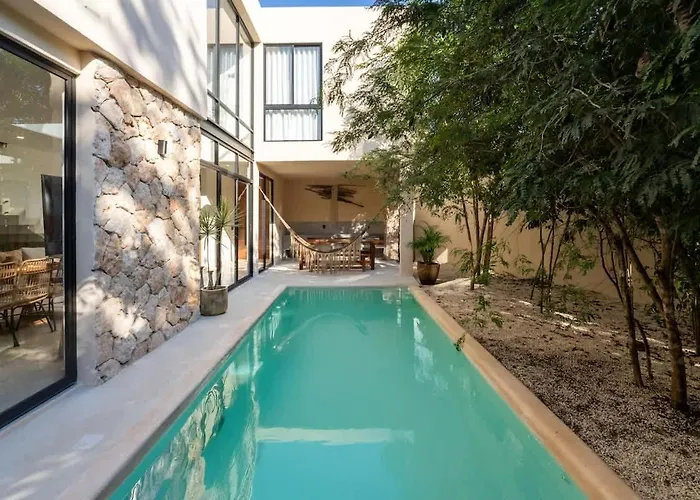 4br Modern Luxury With Private Pool & Concierge Service In