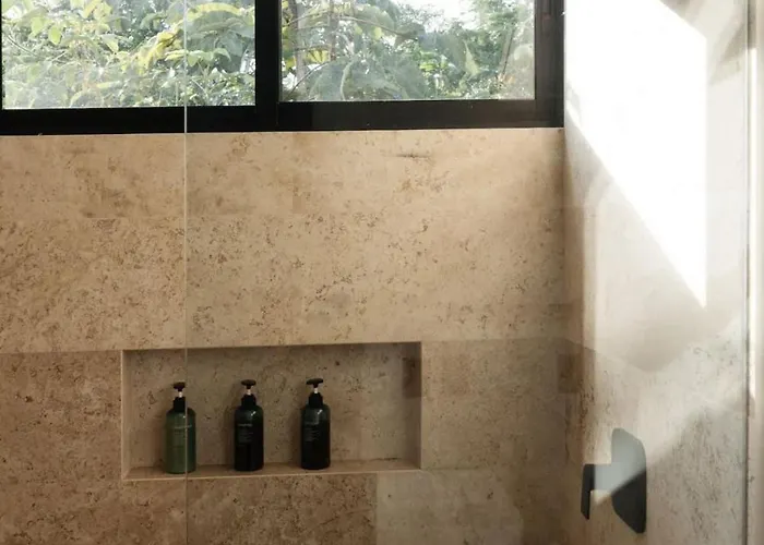 4br Modern Luxury With Private Pool & Concierge Service In Villa