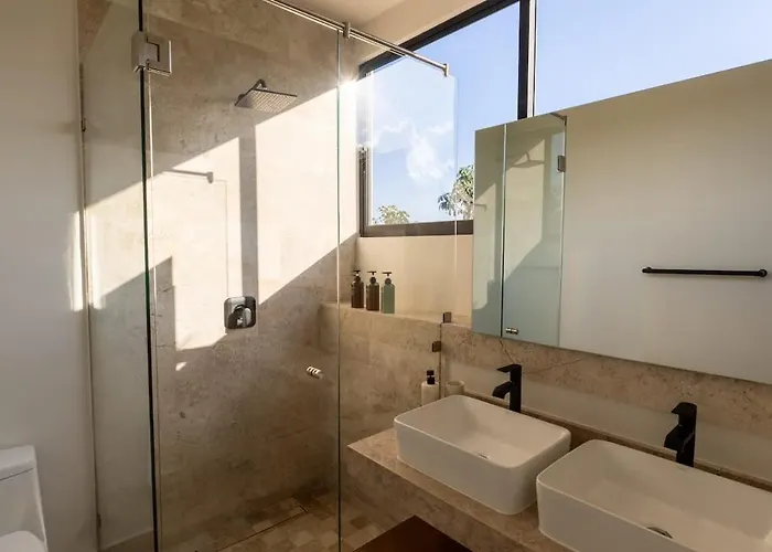 Villa 4br Modern Luxury With Private Pool & Concierge Service In
